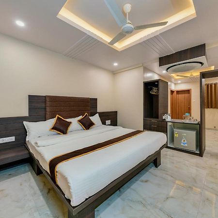 Hotel Aatithya Satkar Near Mahalaxmi Temple Kolhapur Esterno foto