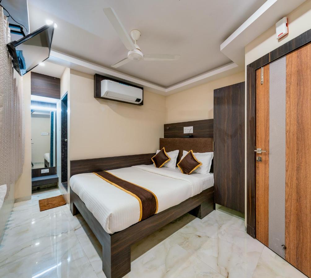 Hotel Aatithya Satkar Near Mahalaxmi Temple Kolhapur Esterno foto