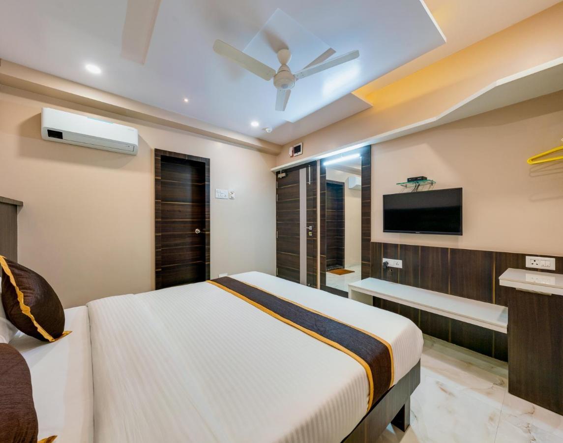 Hotel Aatithya Satkar Near Mahalaxmi Temple Kolhapur Esterno foto